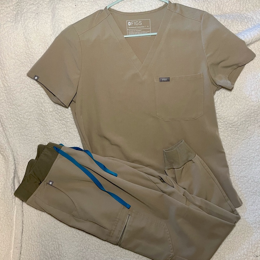 CEMENT FIGS SCRUB SET NEW!!
